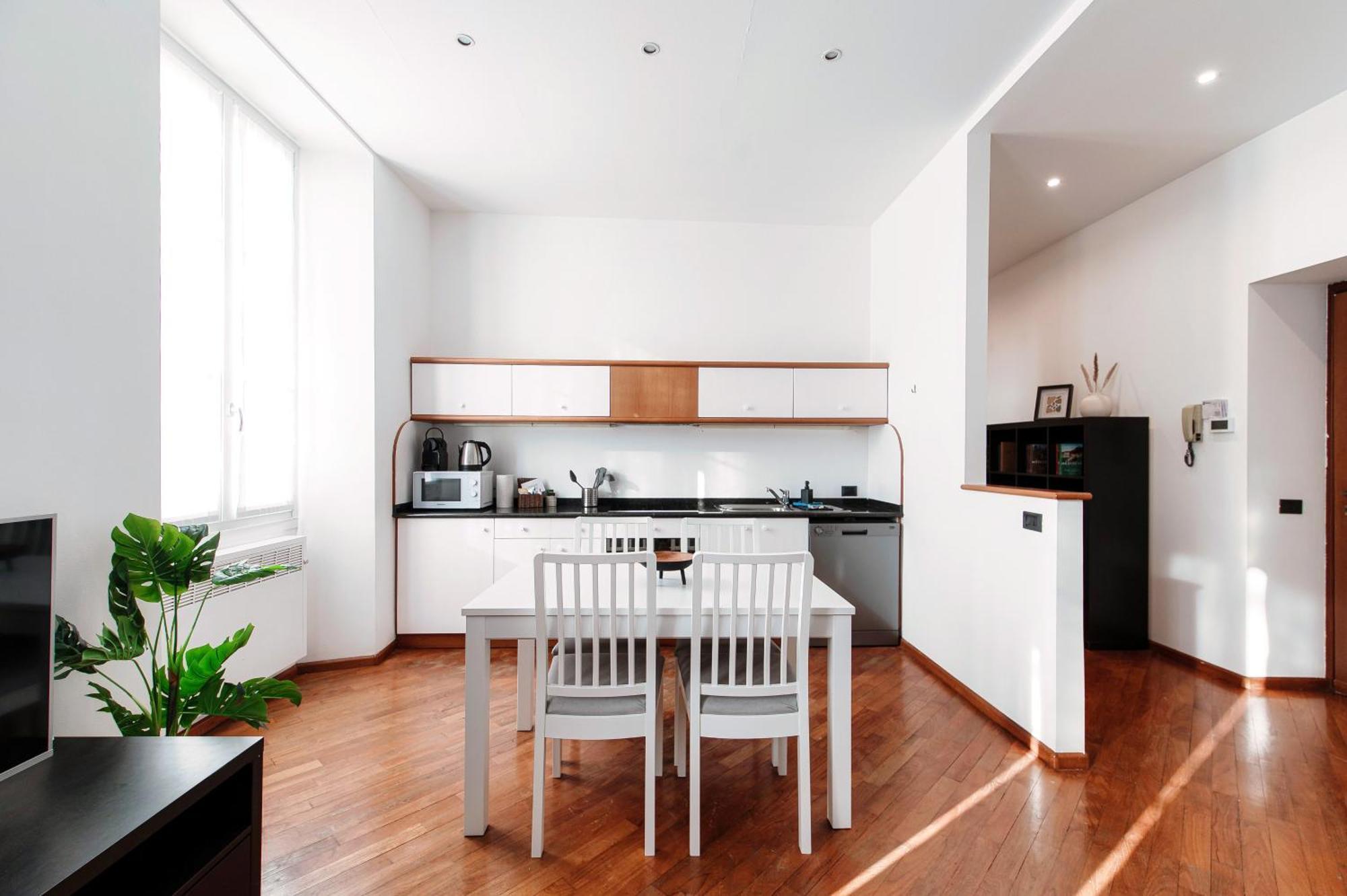B&l By Quokka 360 - Just A Few Steps From Center Apartment Como